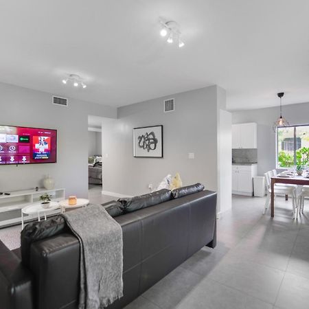 Awesome Duplex On The East Side Of Miami 빌라 외부 사진